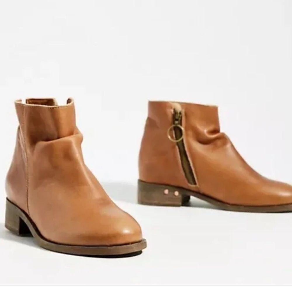 BEEK Quail Leather Bootie Boots - Saddle